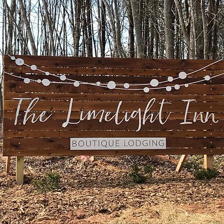 The Limelight Inn Далонега Экстерьер фото